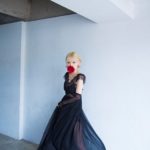 世界観がヤバすぎ、ドラマ「ストロベリーナイト・サーガ」で話題のOP曲を歌うロイ-RöE-って？