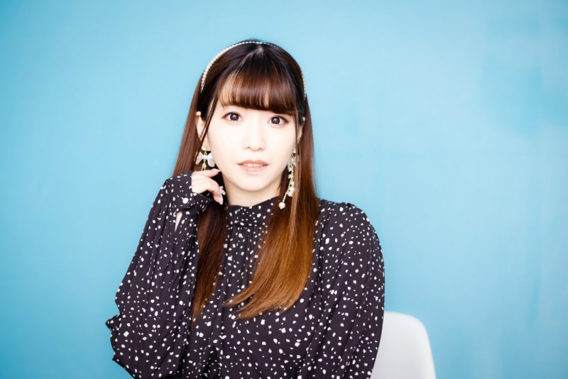 アニソンシンガー・亜咲花がデジタルシングル「燈火」をリリース！レコーディング時のエピソード、さらに彼女の意外な一面も公開!? 【撮りおろしあり】